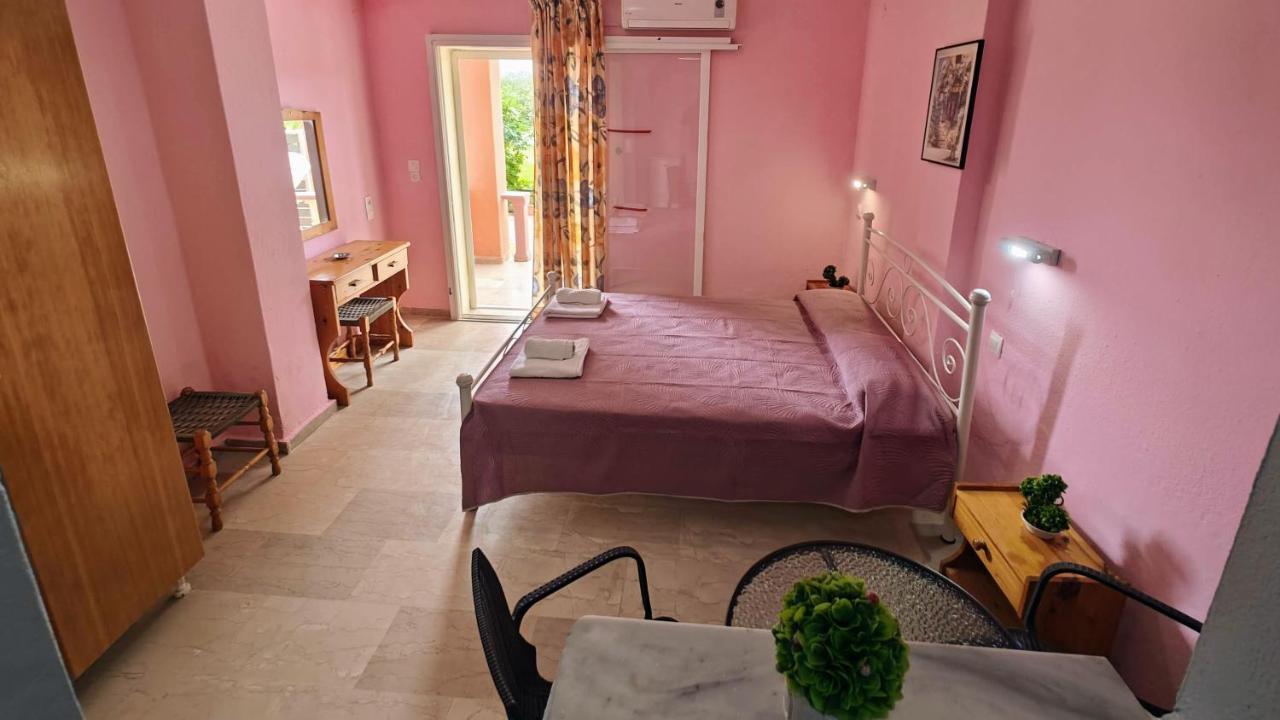 Elena Pool Aparthotel Агиос Георгиос Екстериор снимка